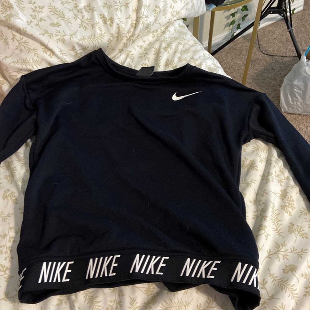 Black nike crewneck